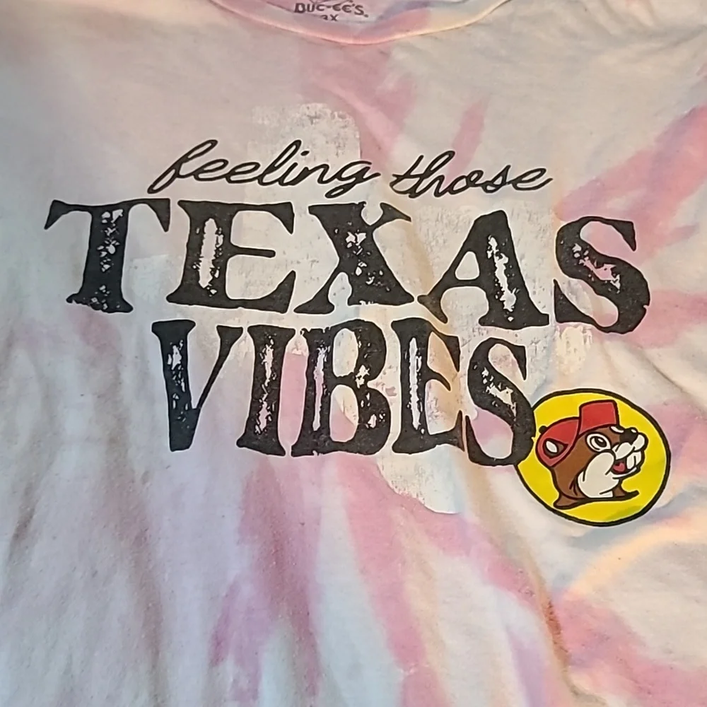 Buc-ees plus size women's t-shirt - Picture 2 of 3